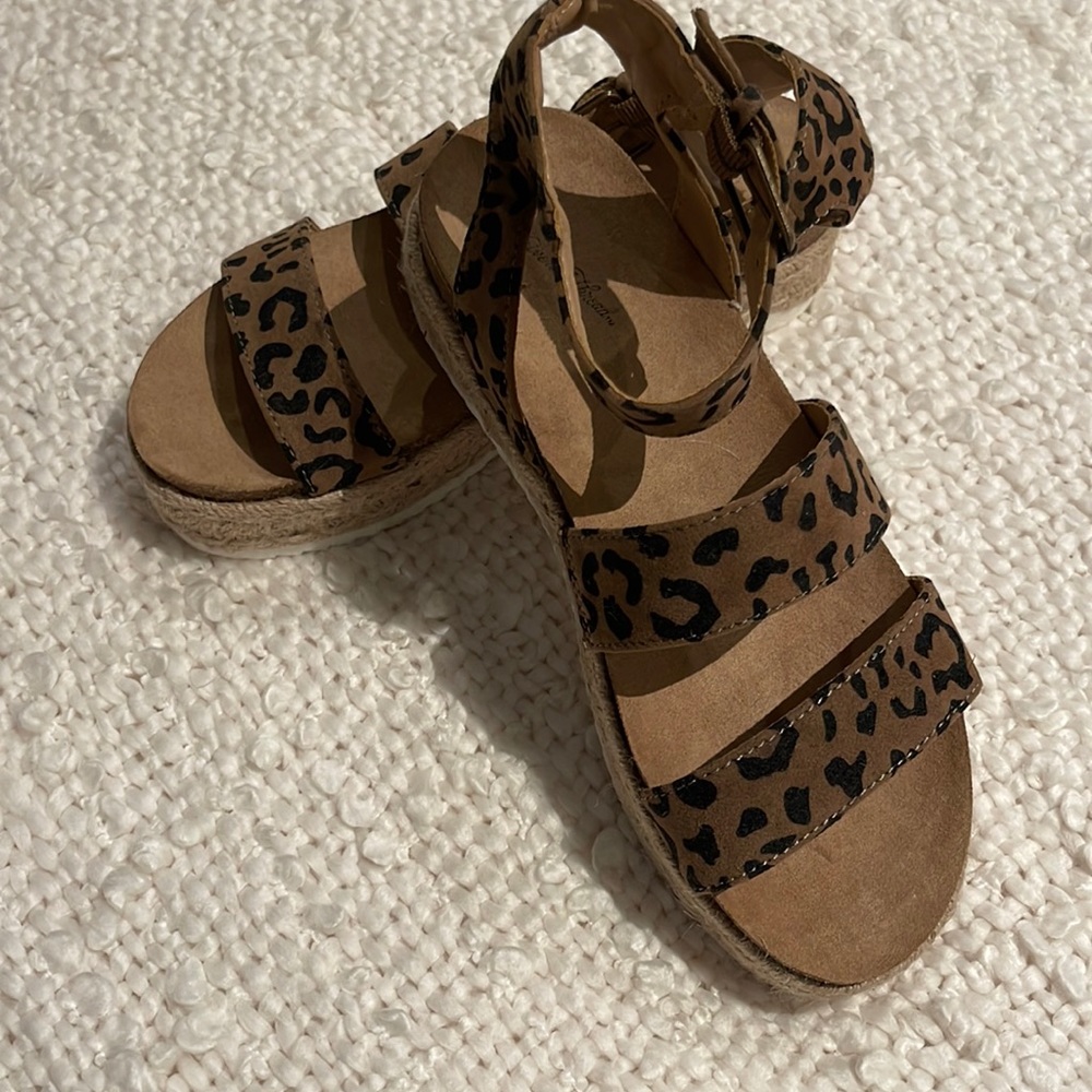 Leopard print espadrille sandals